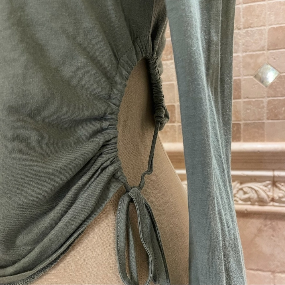 Open Edit Ruched Cut-Out Longsleeve - Picture 6 of 6
